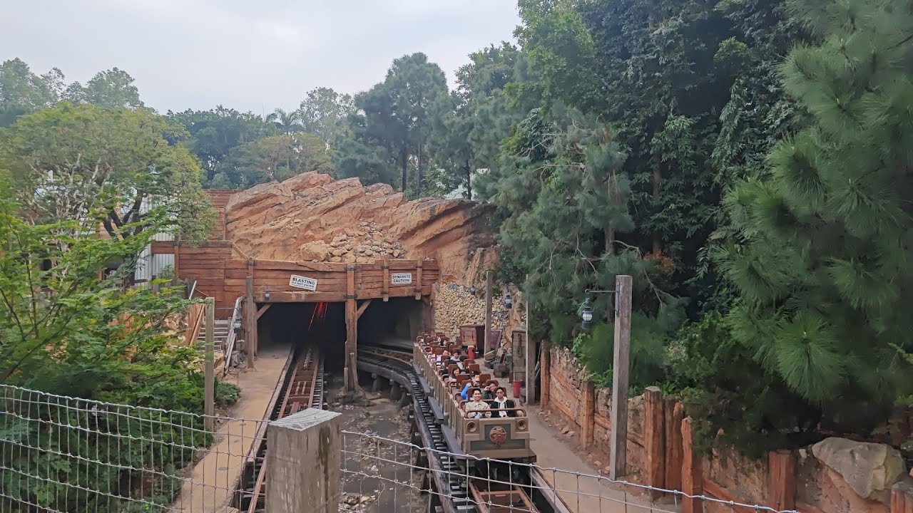 【HKDL 香港迪士尼系列】灰熊山極速礦車全程行車片段 | Full Journey on Big Grizzly Mountain Runaway Mine Cars !