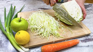 I can't stop eating this cabbage, carrot and apple salad. So fresh and crunchy!