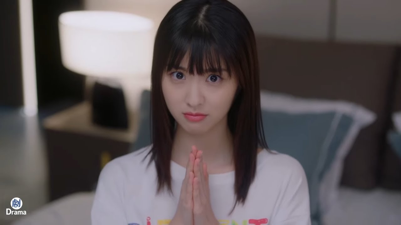 總裁被迫娶窮姑娘，誰料翻開相冊，確認她就是童年時的戀人，態度立馬大變