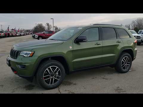 2020-new-jeep-grand-cherokee-color-trailhawk-green-metallic-f8-walk-around-review-jeep-color-sold!