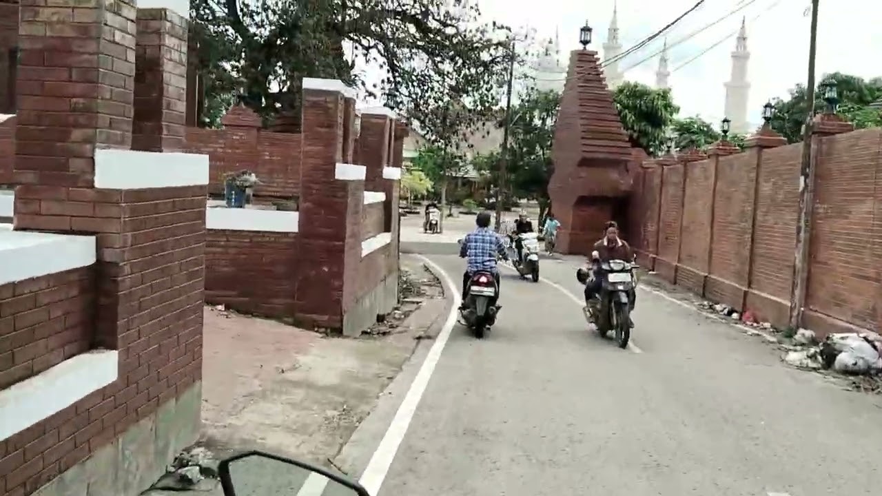 ZIARAH KE MAKAM ABAH KH UCI TURTUSI CILONGOK TANGERANG BANTEN