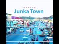 Too much ft Singlet Junka Lyrics