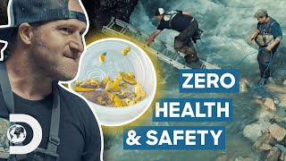 Crew Members Risk Their Lives For Gold Nuggets In New Alaskan Season | Gold Rush: White Water by Discovery UK 144,319 views 3 weeks ago 9 minutes, 59 seconds