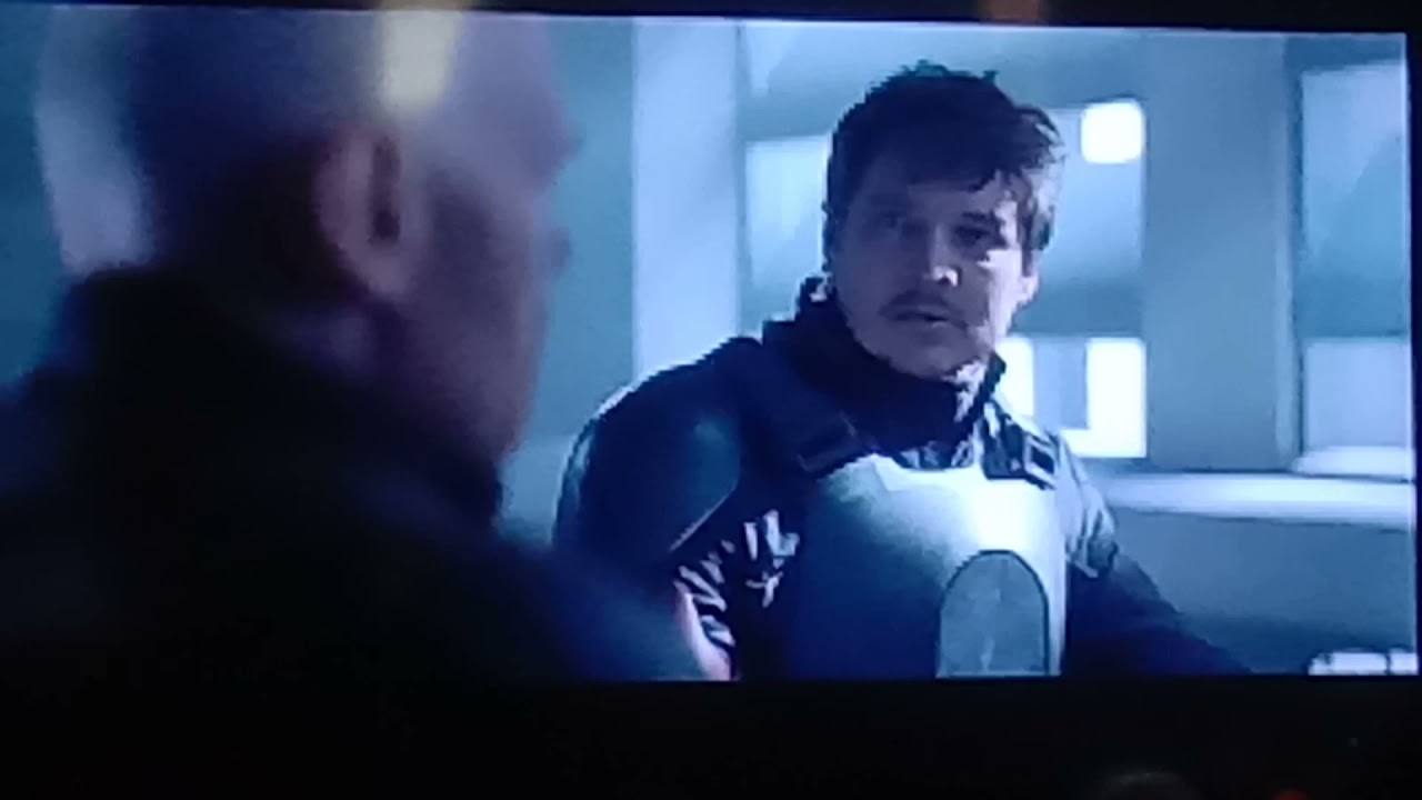 watching Valin hess and canteen trooper die (The Mandolorian)