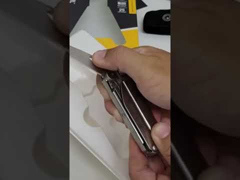 ASMR unboxing Leatherman