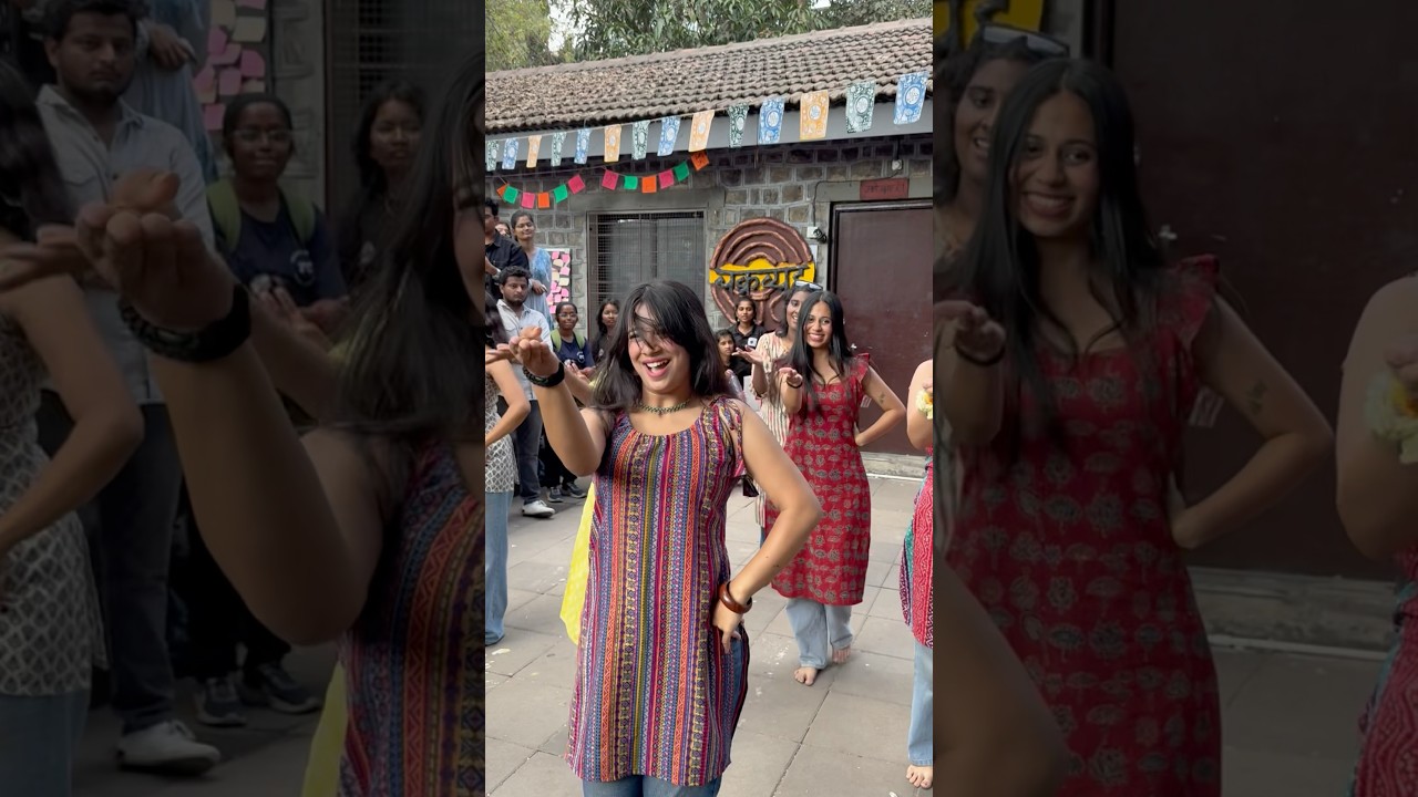 Kashi mi jau mathurechya bajari gavlan dance| College Flashmob| 