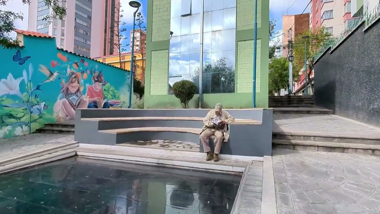 Caminata desde la UMSA hacia la Plaza Isabel la Catolica, bajando por la Av. Arce y Plaza Bolivia!