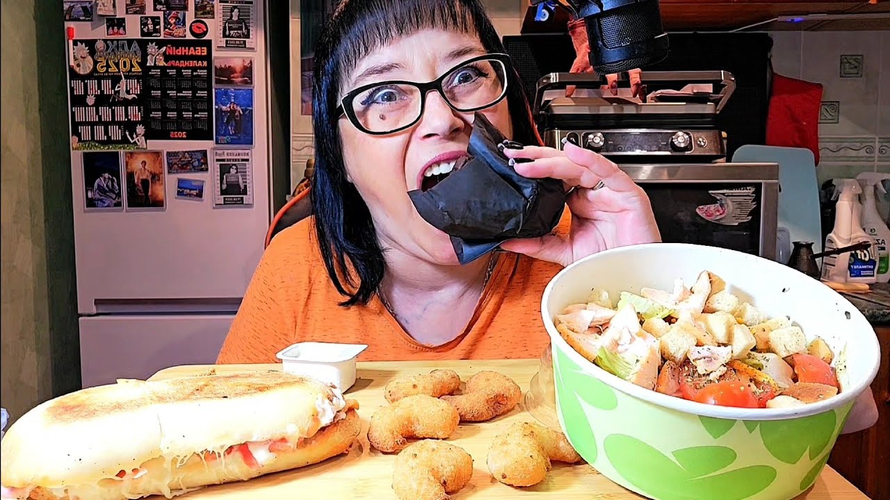 Мукбанг | Дэнвич с ветчиной и сыром, Салат Цезарь, Креветки в кляре | Обжор Асмр 