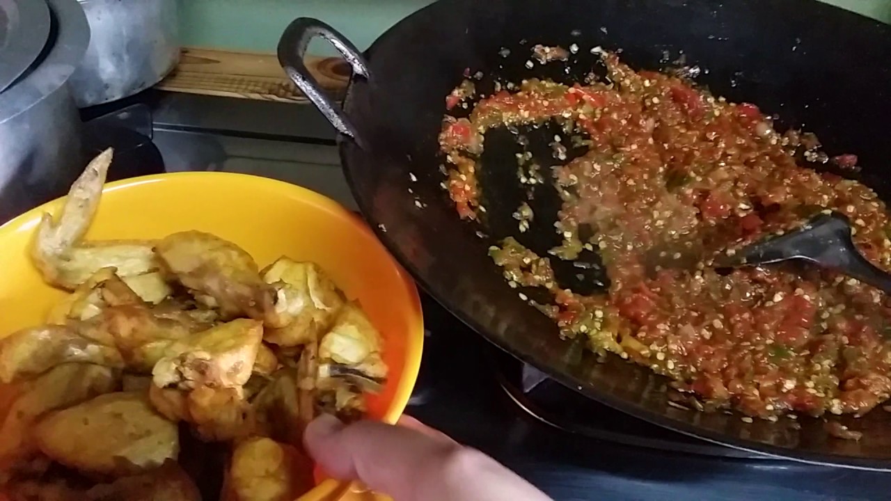 Ayam Goreng Berlado - YouTube
