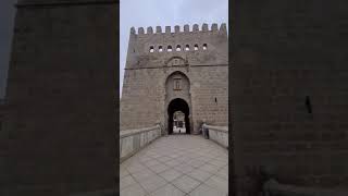 Cruzando el impresionante Puente de San Martin en Toledo - #SHORTS
