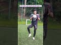 چطوری توپ رو با بغل پا شانسی کنترل نکنیم چطوری توپ رو با بغل پا شانسی کنترل نکنیم