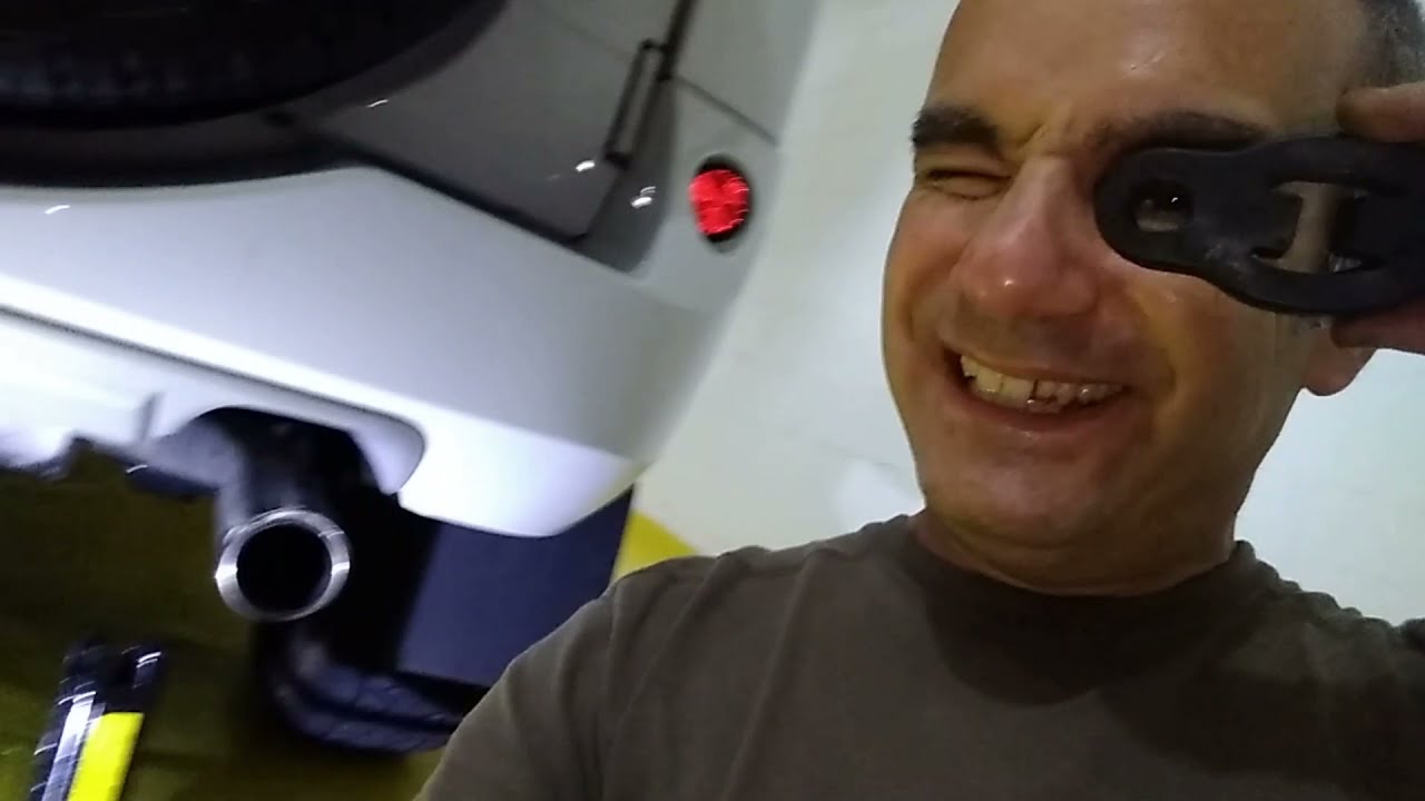 Pajero TR4 - levantou o carro, olha embaixo (troca de coxim)