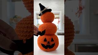 One-Piece Jack-O’-Lantern Pumpkin Stack Crochet Pattern with Witch Hat #crochetpumpkin #halloween