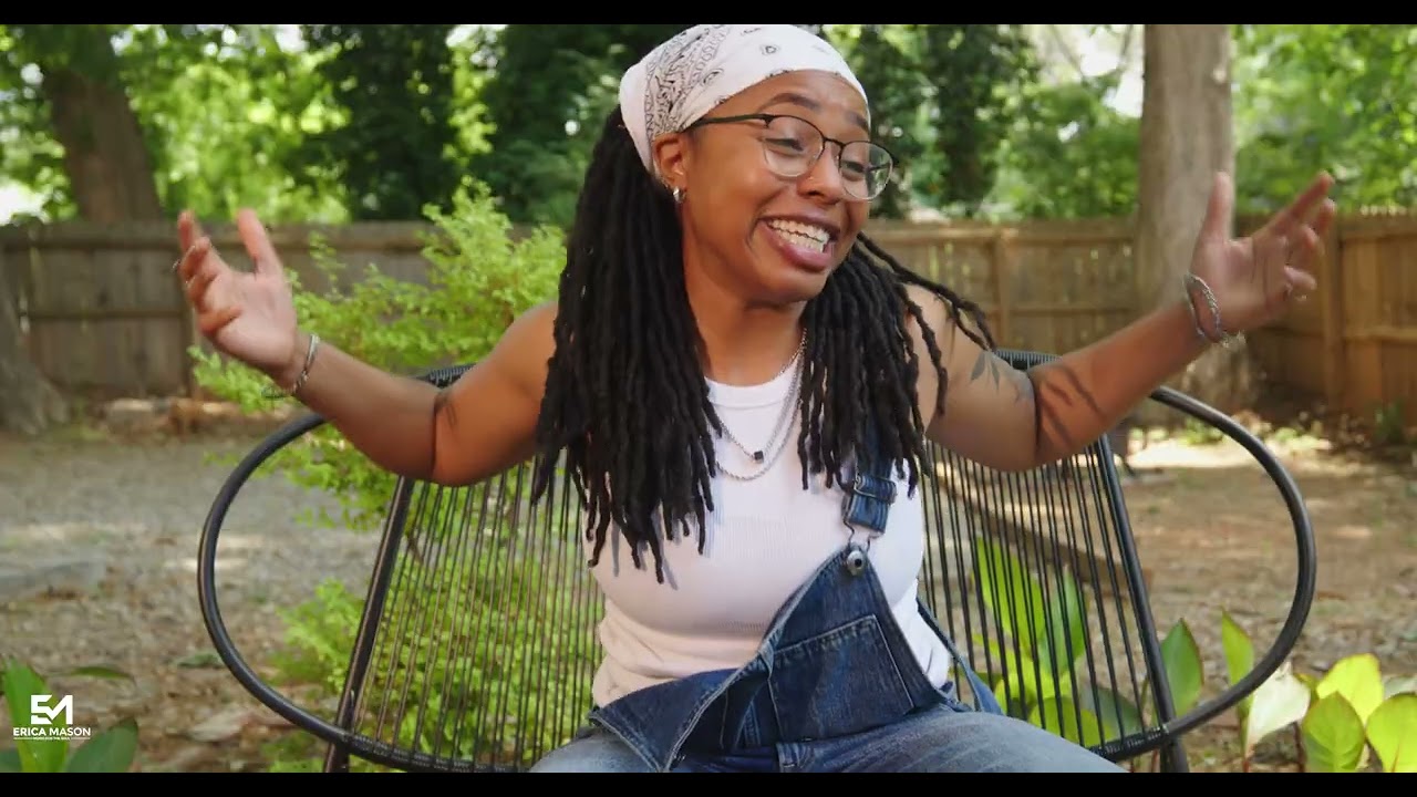 Guarda Erica Mason - Moving (Official Music Video) su YouTube Guarda Erica Mason - Moving (Official Music Video) su YouTube