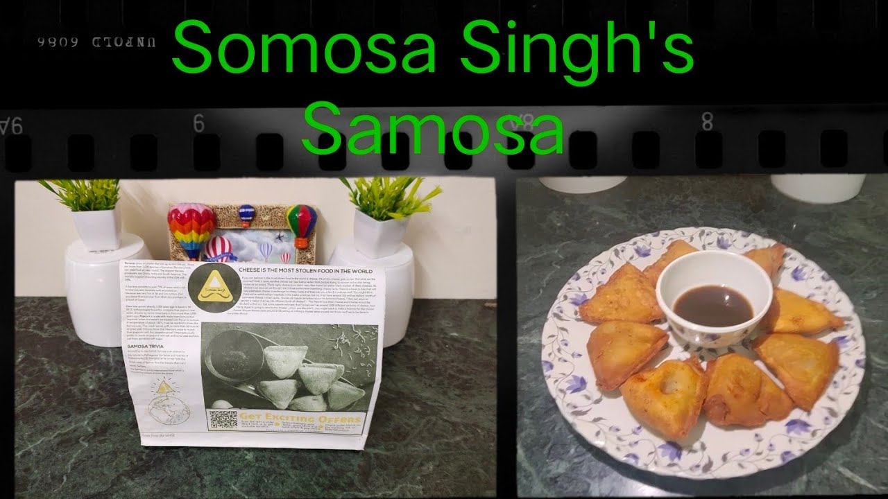 Famous samosa of Samosa Singh..
