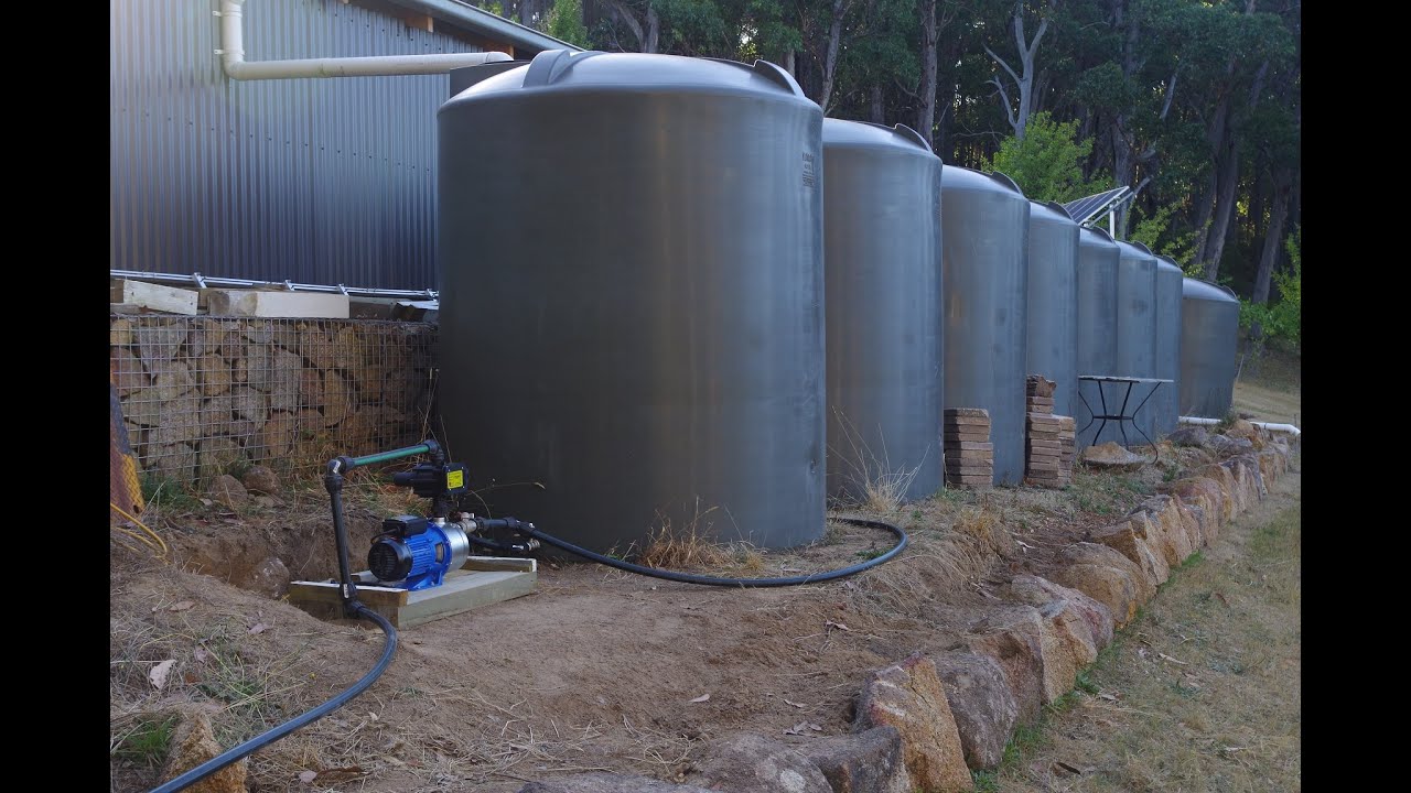 Австралия — засушливая страна, где дождевая вода собирается и хранится в резервуарах и с помощью ...