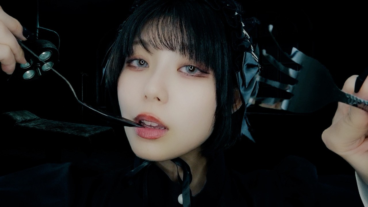 Тёмный доктор ASMR | Ангел ест твой мозг 🧠 Звуки рта 💋