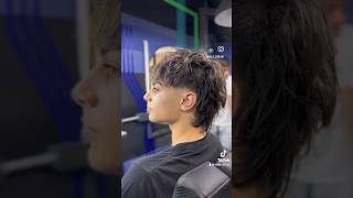 Mullet full rocker desconectado texturizado #wala #midfade #hairstyle #mullet #haircut #hair #cortes screenshot 3