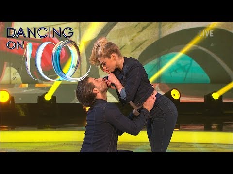 Love Island’s Kem Cetinay & Alex Murphy Dance to ‘Shut Up And Dance With Me’ | Dancing on Ice 2018