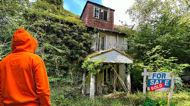 I BOUGHT an ABANDONED HOUSE - 30 Days of Renovation in 30 Minutes Timelapse