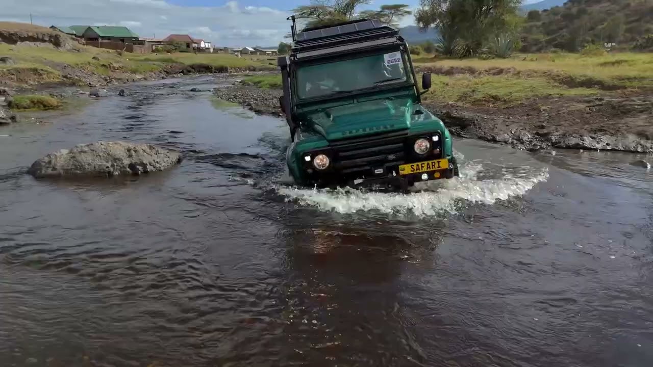 THE ADVENTURE IN ARUSHA NATIONAL PARK WITH LANDROVER 