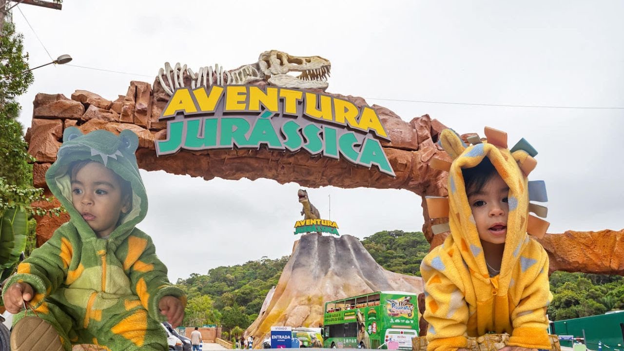 Um Dia INCRÍVEL no Parque Aventura Jurássica com os Gêmeos – Dinossauros, Diversão e MUITA AVENTURA!