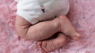 Box Opening: My first silicone doll **AMAZING FULL BODY SILICONE BABY!!!***