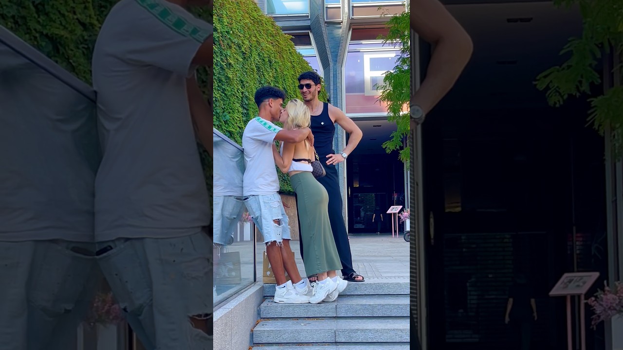 ⁣“شفت شاب مصري ‏بهزر ‏مع￼ ￼ بنت في الشارع، ولما سألته إذا ده عادي هنا… رده صدمني!😱 #naderraslan