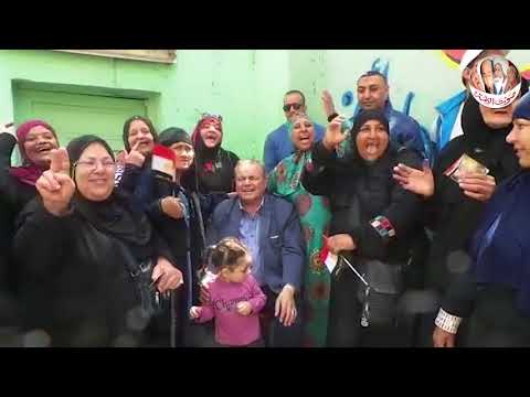 زغاريد داخل لجنة انتخابية ومنتقبة يحيا يا سيسى