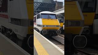 Download Lagu Class 91 Azuma train horn * very loud * MP3