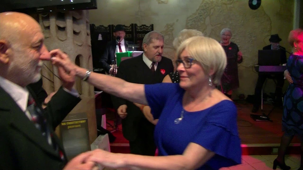 video to gif OLSZTYN24: XV Bal Charytatywny na rzecz Szpitala Dziecięcego w Olsztynie (2)