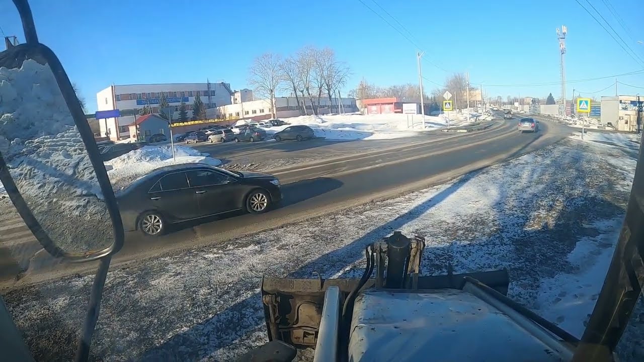 Потекли ручьи пора прудить.