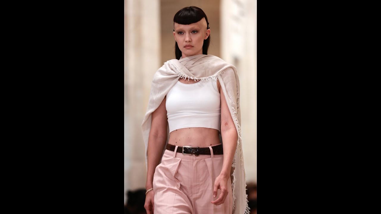 See Gigi and Bella Hadid's Buzzcut & Bleached Eyebrow Transformation - E! Online