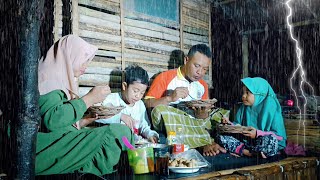 CAMPING IN HEAVY RAIN - BREAKING THE FASTING AND SPENDING THE NIGHT WITH MY LITTLE FAMILY IN THE