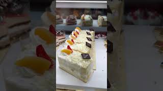 CHANTILLY SLICE AT MAKO ~ #shorts #cake #kueenak CHANTILLY SLICE AT MAKO ~ #shorts #cake #kueenak