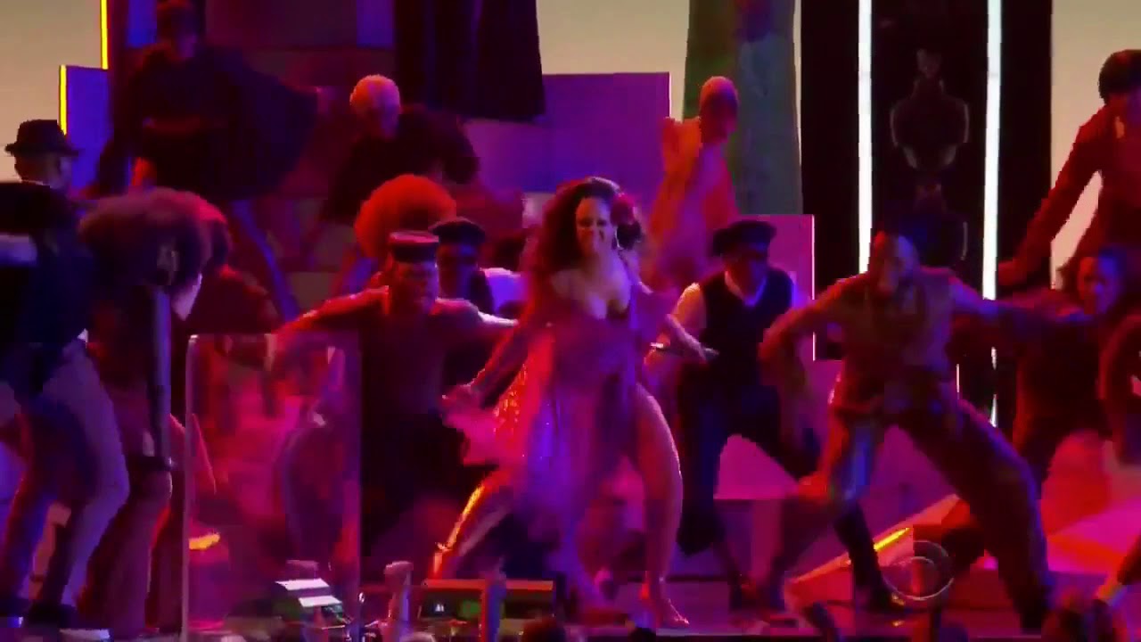 Rihanna did the Gwara Gwara dance at the Grammys - YouTube