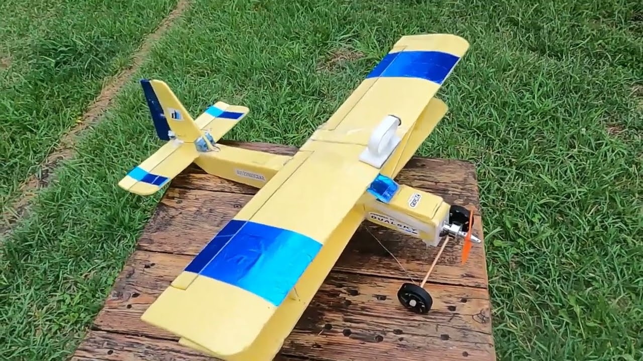 ジャイロ無しでは飛べないサイズになりました 自作ラジコン飛行機2