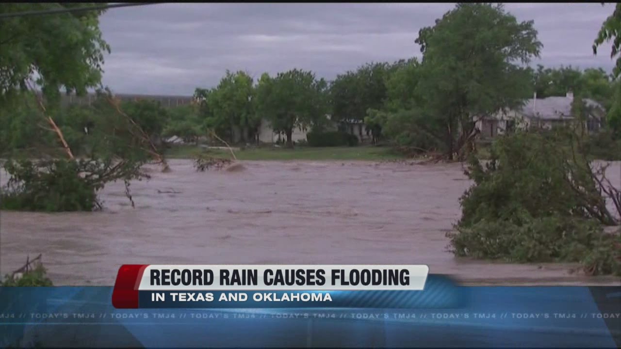 Red Cross volunteers head south to help victims of flash flooding - YouTube
