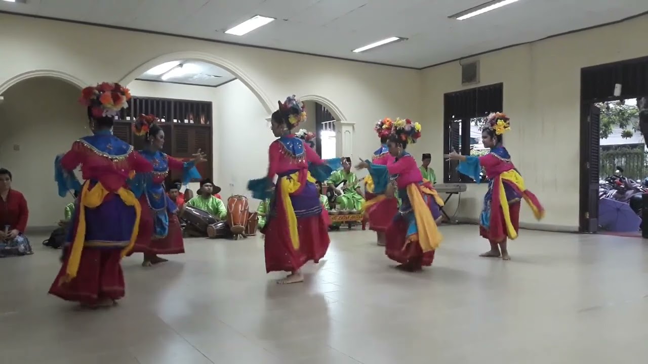 tari Kembang Tarub ( sanggar Ratna sari )