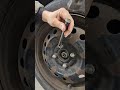 ハブナットを破壊して外します。