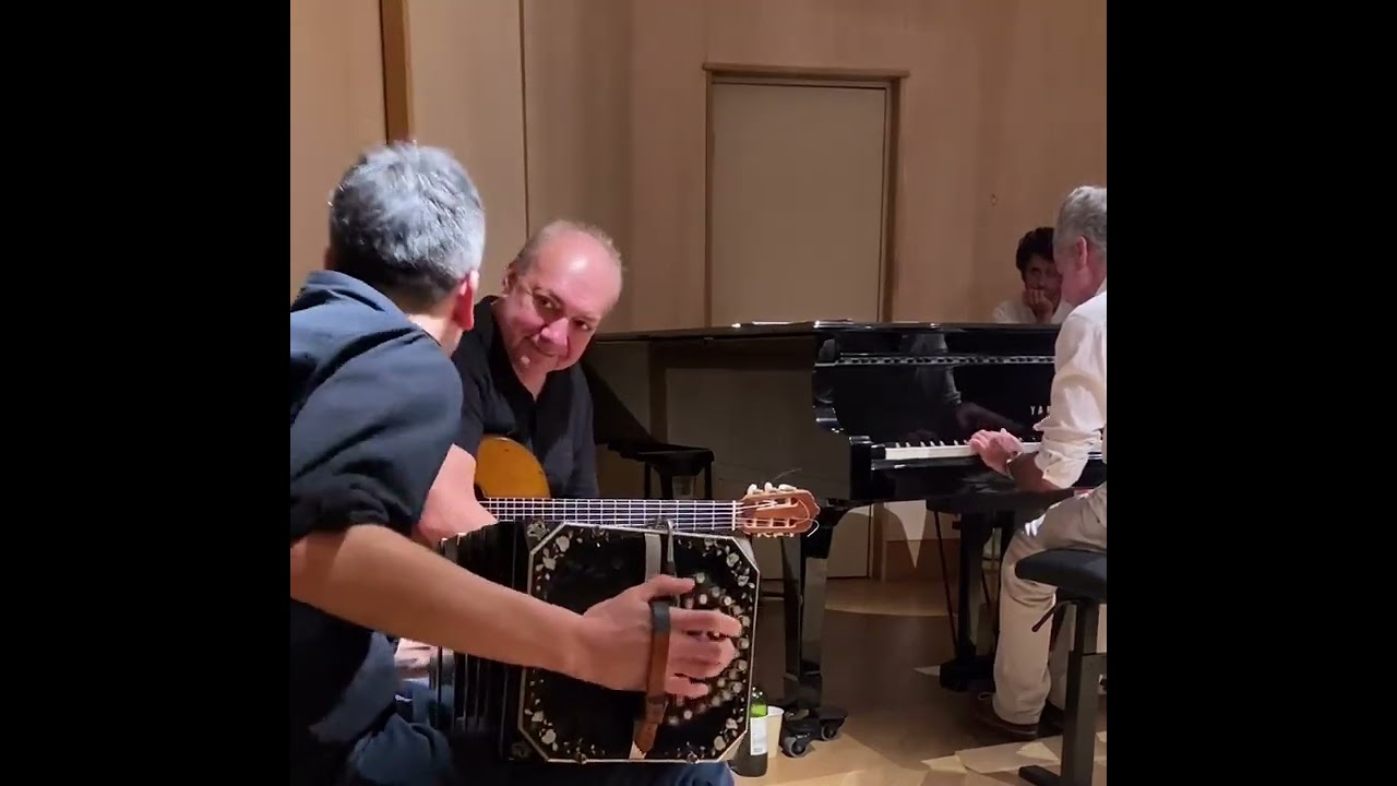 Pollo Ricardo - Foretic/Flores/Helou