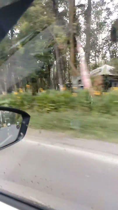 Story' WA IG nyetir mobil sore hari di ciwidey