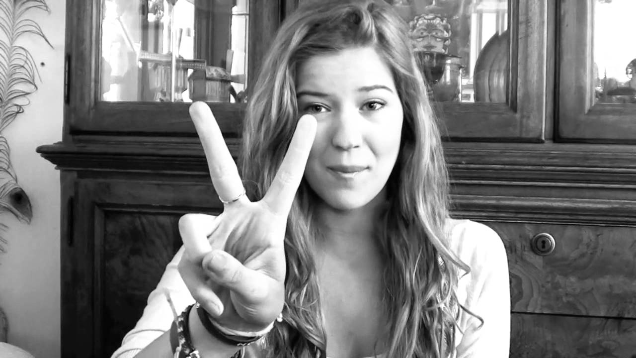 Sunday Confesses She's a Cougar