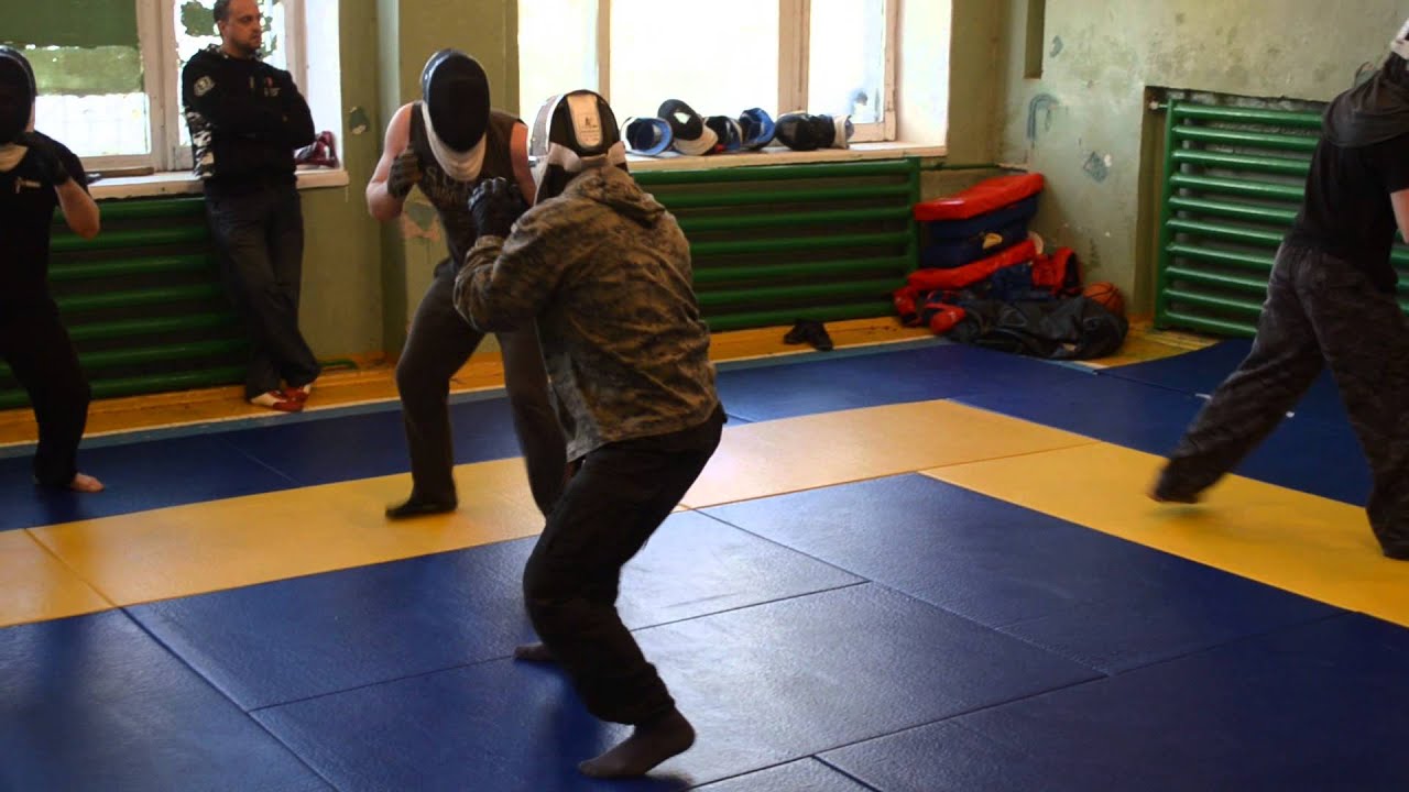 Combat school. Спорт ножевой бой. Дружеская борьба.