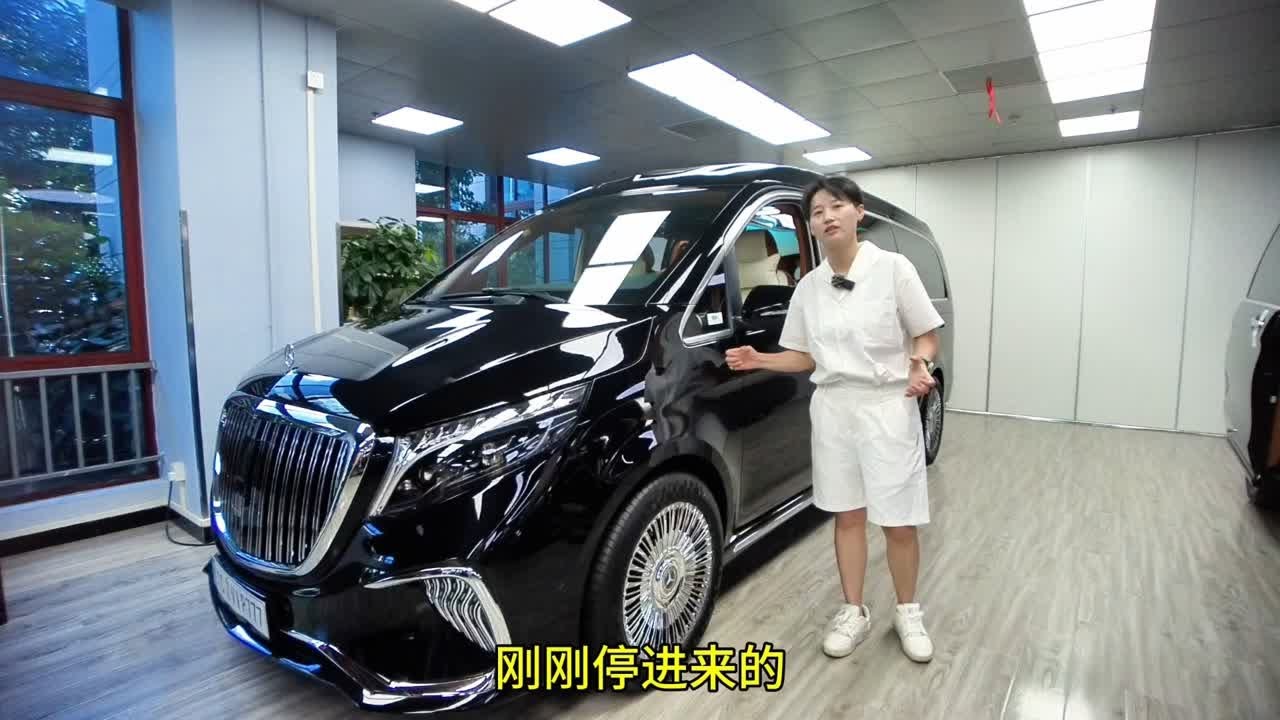 首席鉴车官 全智能语音控制头等舱布局 新奔驰V260L改装7座小高顶商务车 配置图片鉴赏 - YouTube