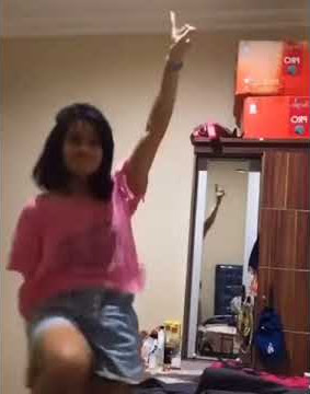 Cewek cantik main tiktok- lagu timor NOMALETE/mario g klau