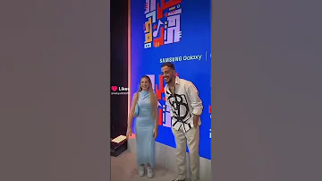 حلوه وصغيره ومنها القمر خجلان 