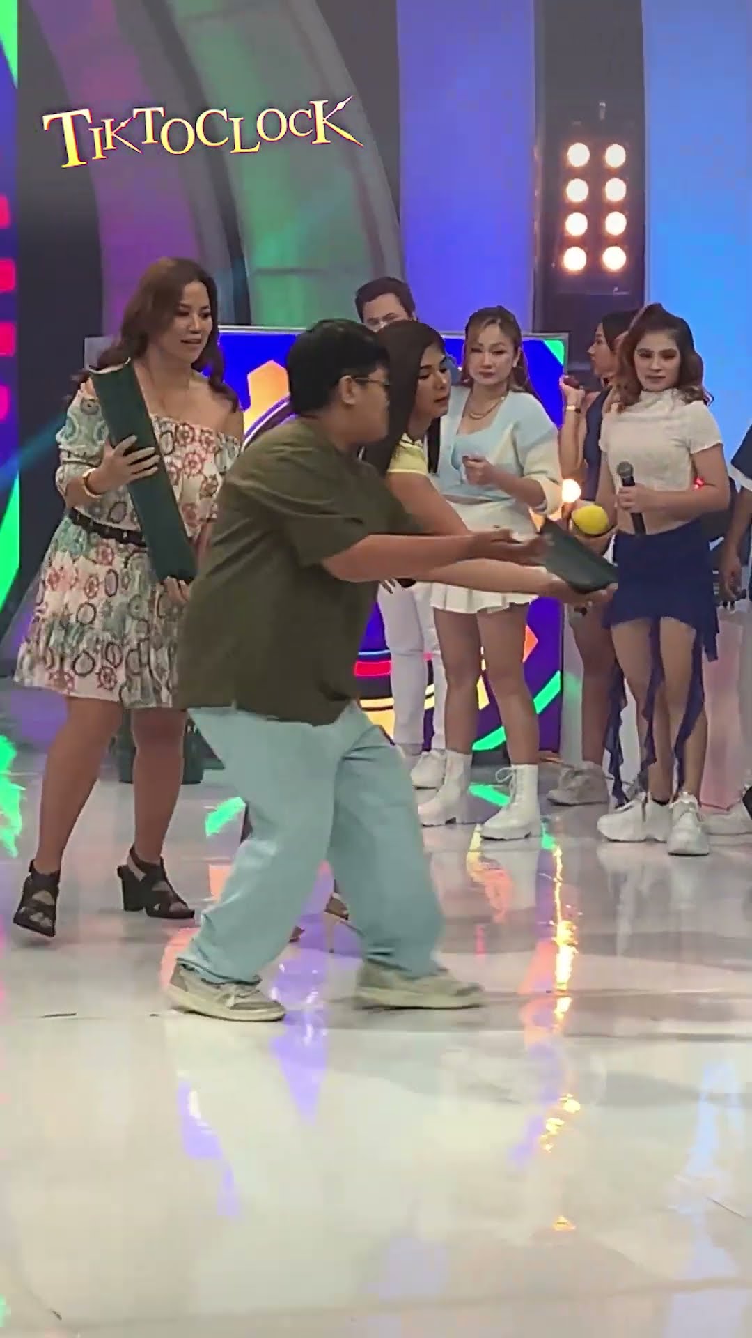 Pagalawin ang mga buto! #shorts | TiktoClock