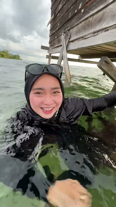 Berenang di laut sampai udah mau malam