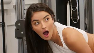 Hole Emily Willis -I STARTED FROM TINDER
